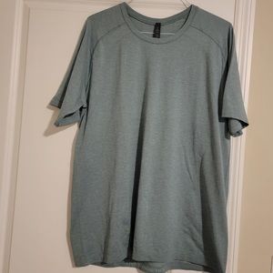 Lululemon men Metal Vent Tech. Good condition